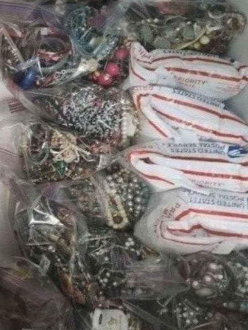 5 pounds jewelry lot costume vintage rings necklaces bracelets earrings pins ran